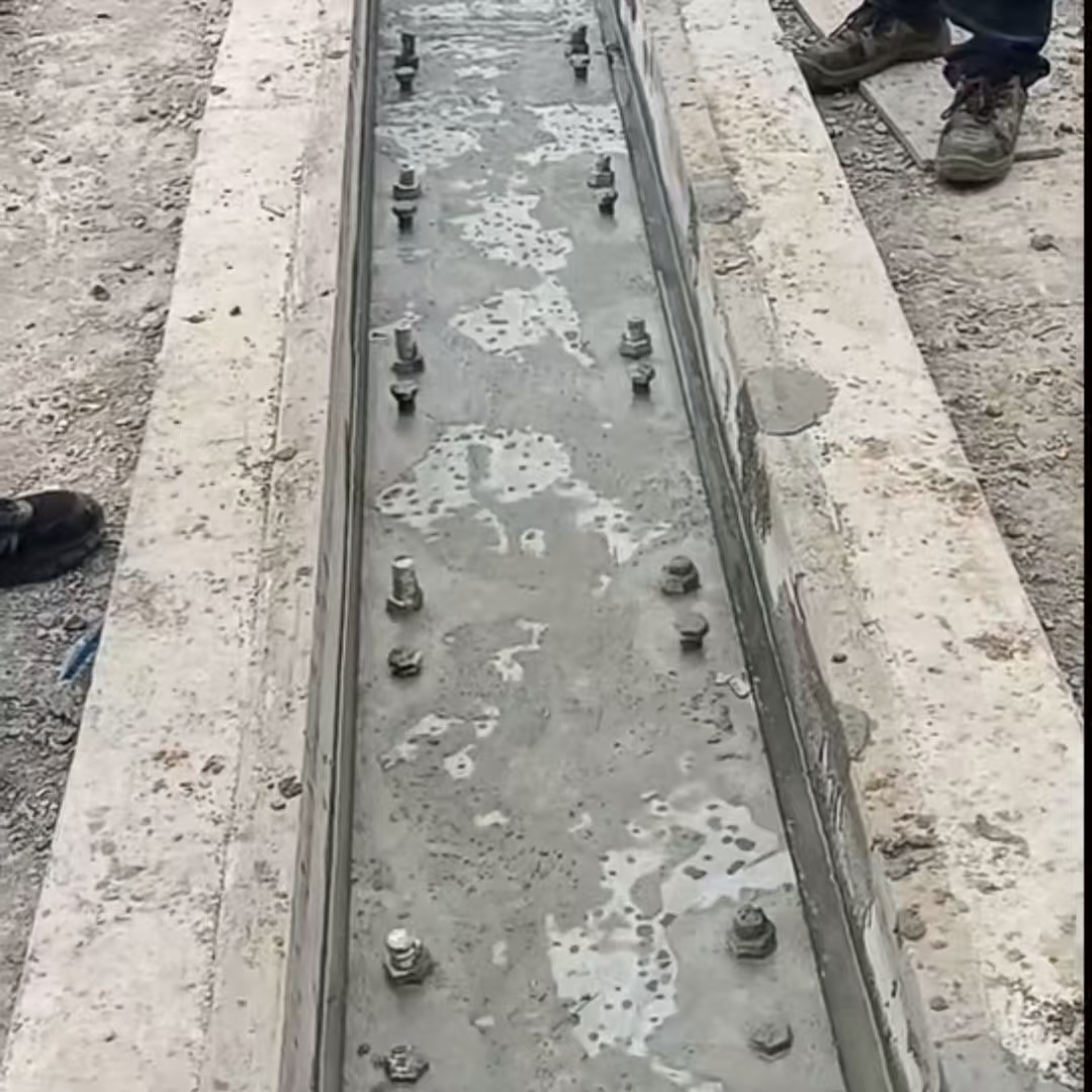 玉林港口码头起重机龙门吊重型机械设备稳固用早强快凝轨道胶泥